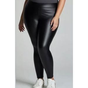 Torrid sz 4  black polyester leggings tights